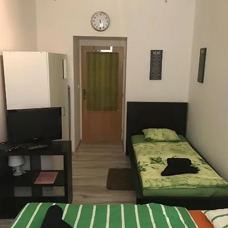 Savage Package Exclusive Man Cave&boat&bus Party Pax 24 Otel Krakow